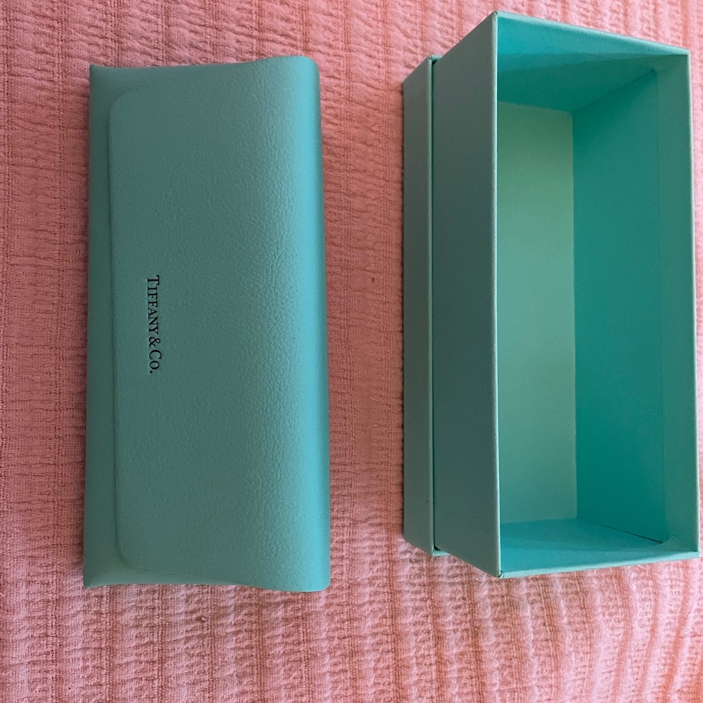 Tiffany glasses case